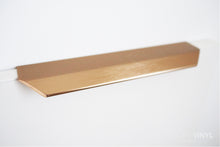 Afbeelding in Gallery-weergave laden, Facet deurgreep Geborsteld Messing